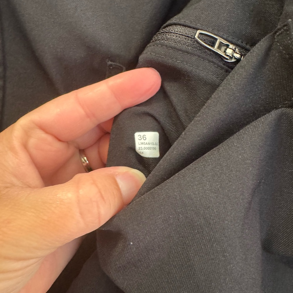 Lululemon Men’s Black Pants - Picture 2 of 6